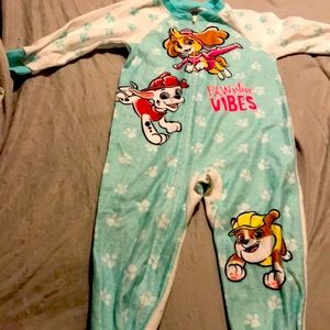 Nickelodeon sleeper 4T if buy other items I am selling will knock pricedown alot